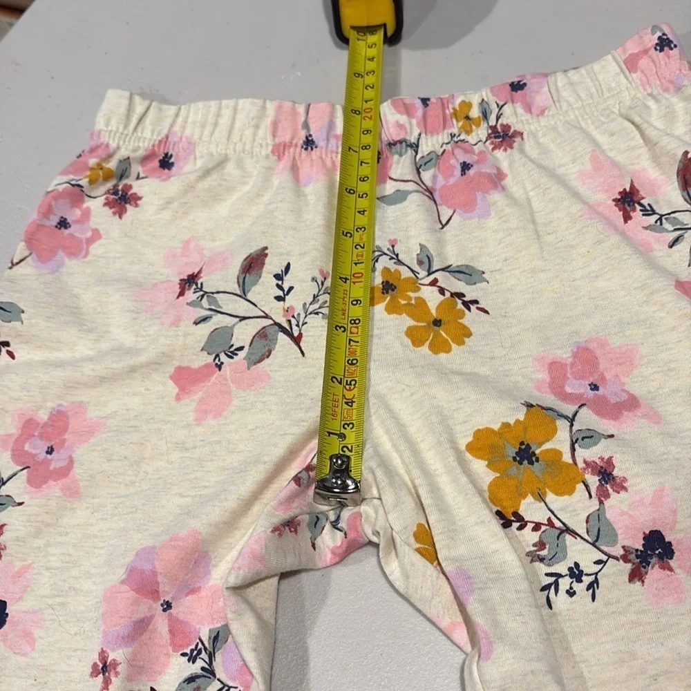 Oshkosh B’gosh - girls leggings. Size 12. Cream with Floral design. NWOT